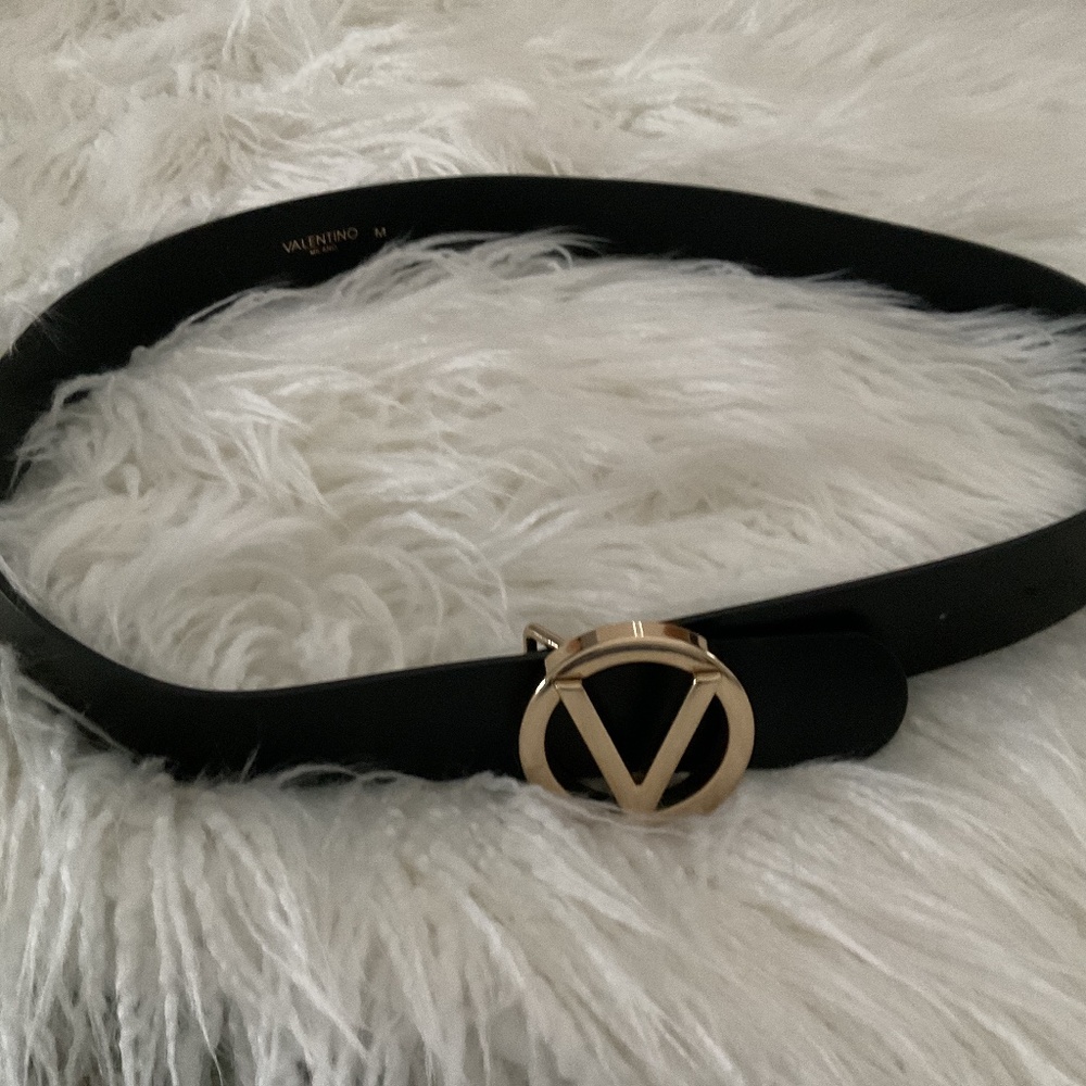 Valentino by Mario Valentino Guisy Logo belt